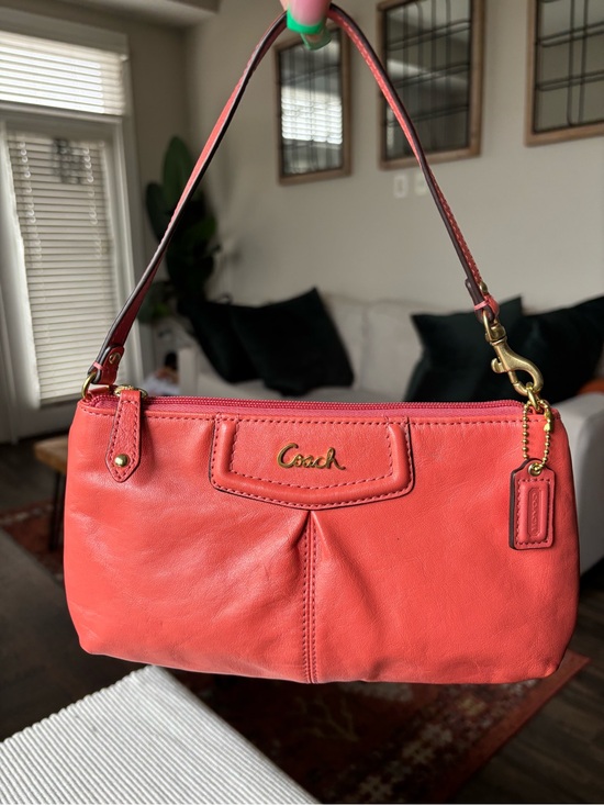 Coach Handbags - ❤️🧡Classic Y2K COACH Ashley Wristlet Mini Bag🧡❤️